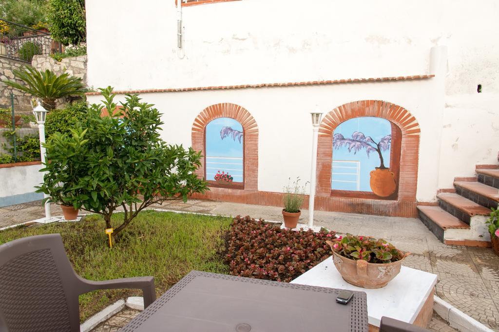 Garden On The Sea Bed & Breakfast Vico Equense Dış mekan fotoğraf